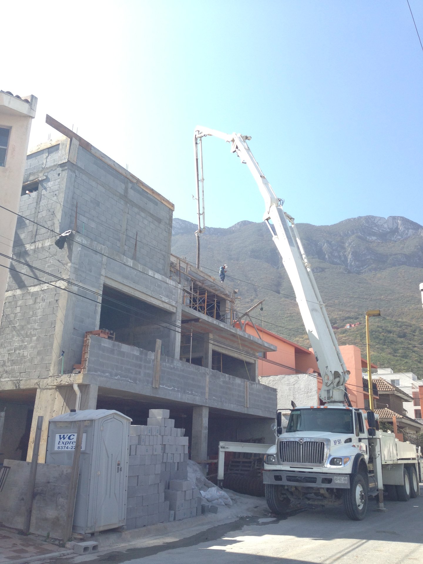 Estructura — Bomba de concreto en obra